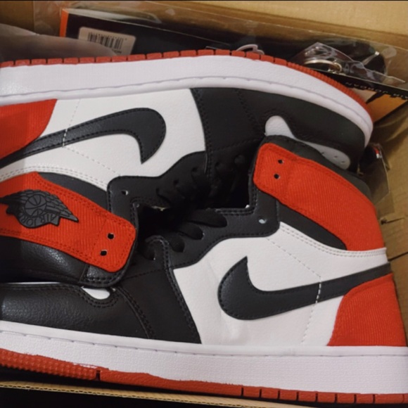 Air Jordan 1 Retero High “Black Toe” 2016 - Picture 2 of 2